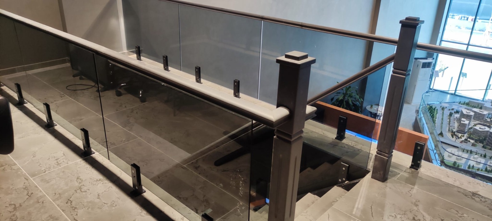 Camlı Merdiven Korkuluk Sistemleri